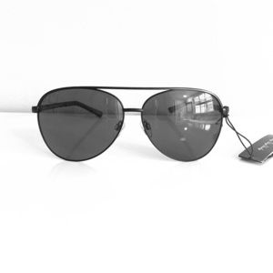 Brand new Quay Black Aviator Sunglasses